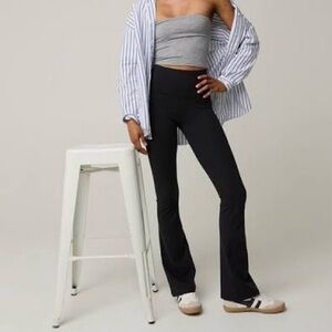 Aerie Hugger Bootcut Leggings Size S Short Length